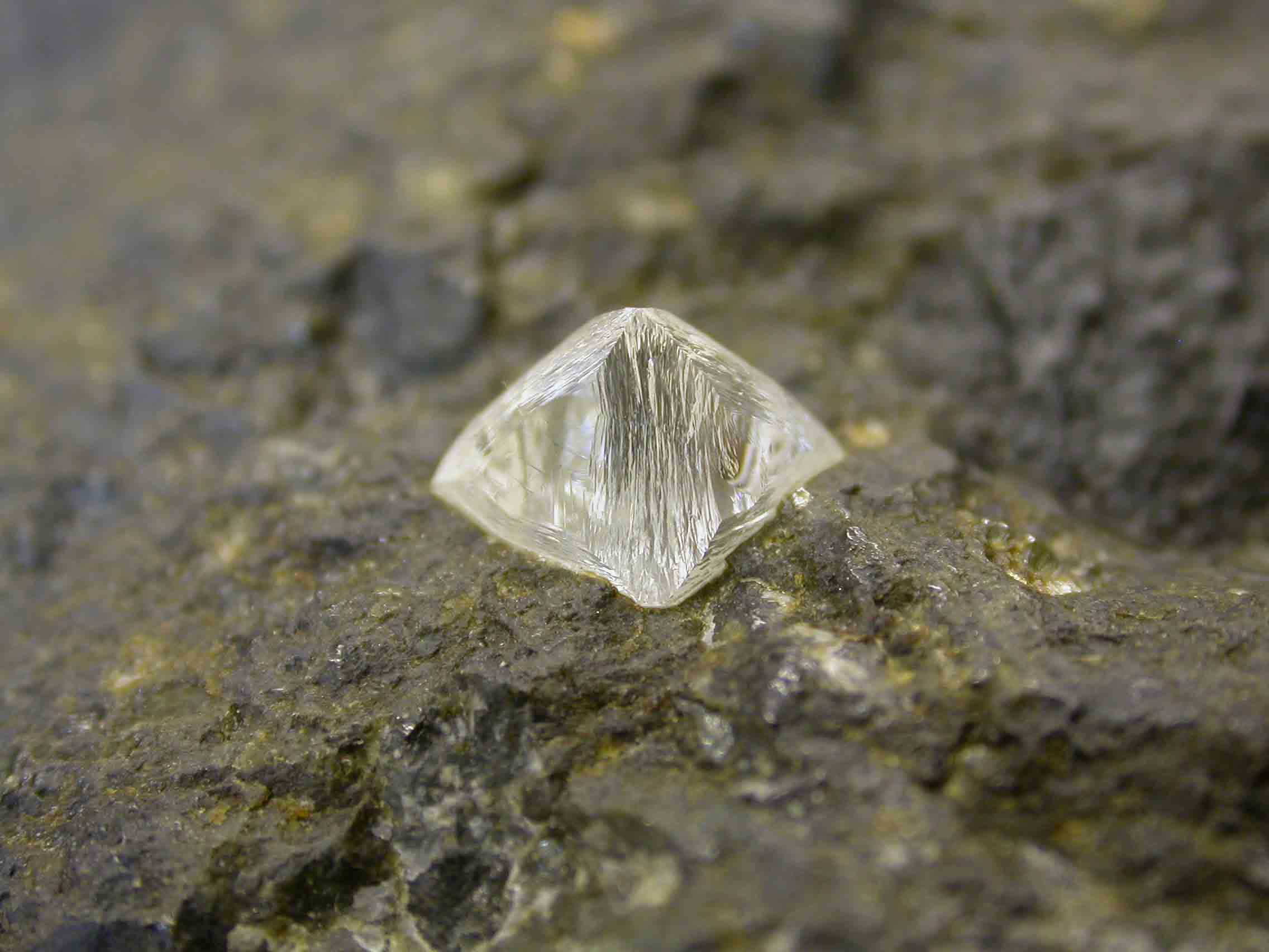 Beginner’s Guide: Understanding The Process Of Diamond Grading | Gem-A