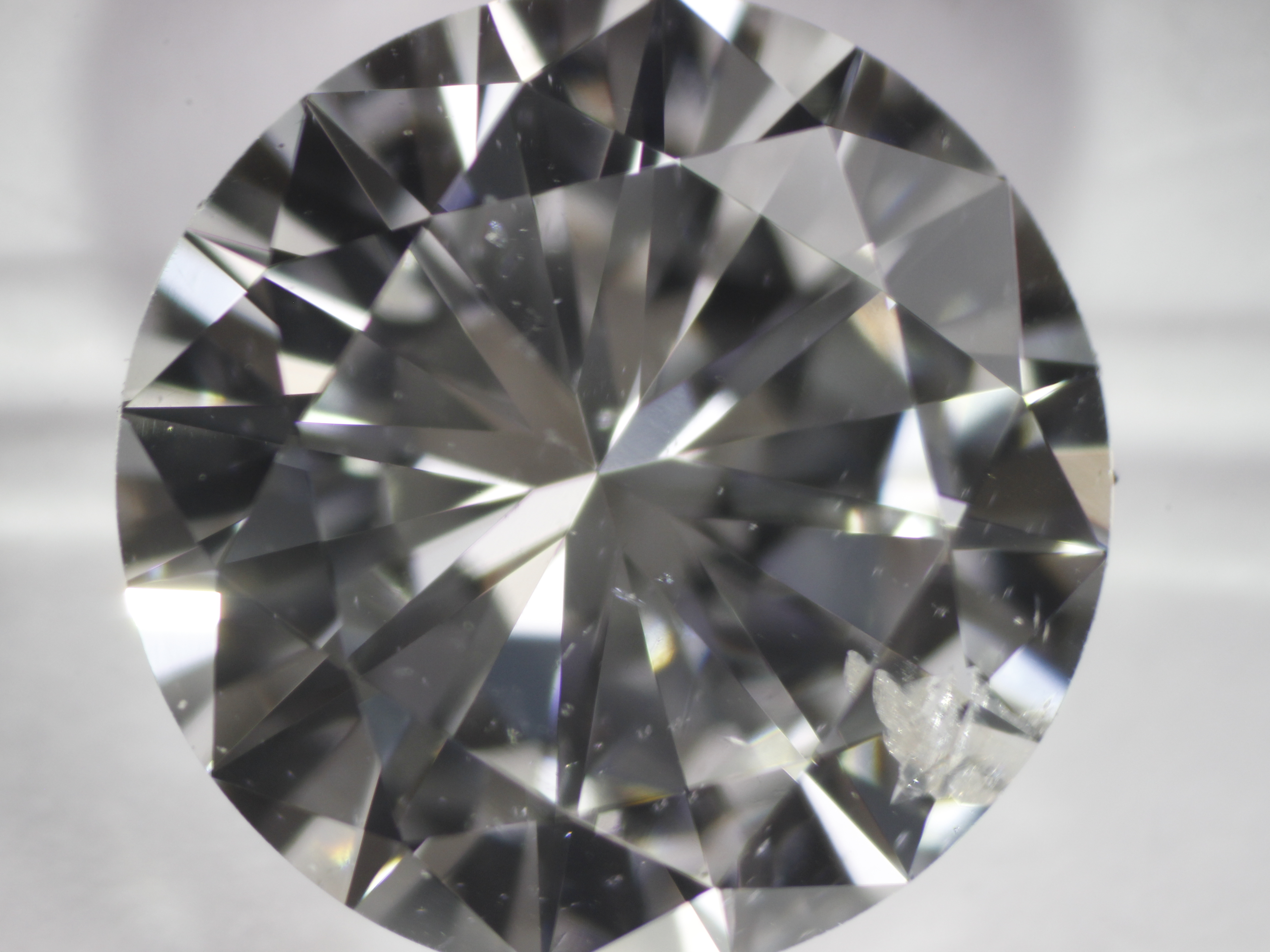 Beginner’s Guide: Understanding the Process of Diamond Grading  - - P1BGemA HM