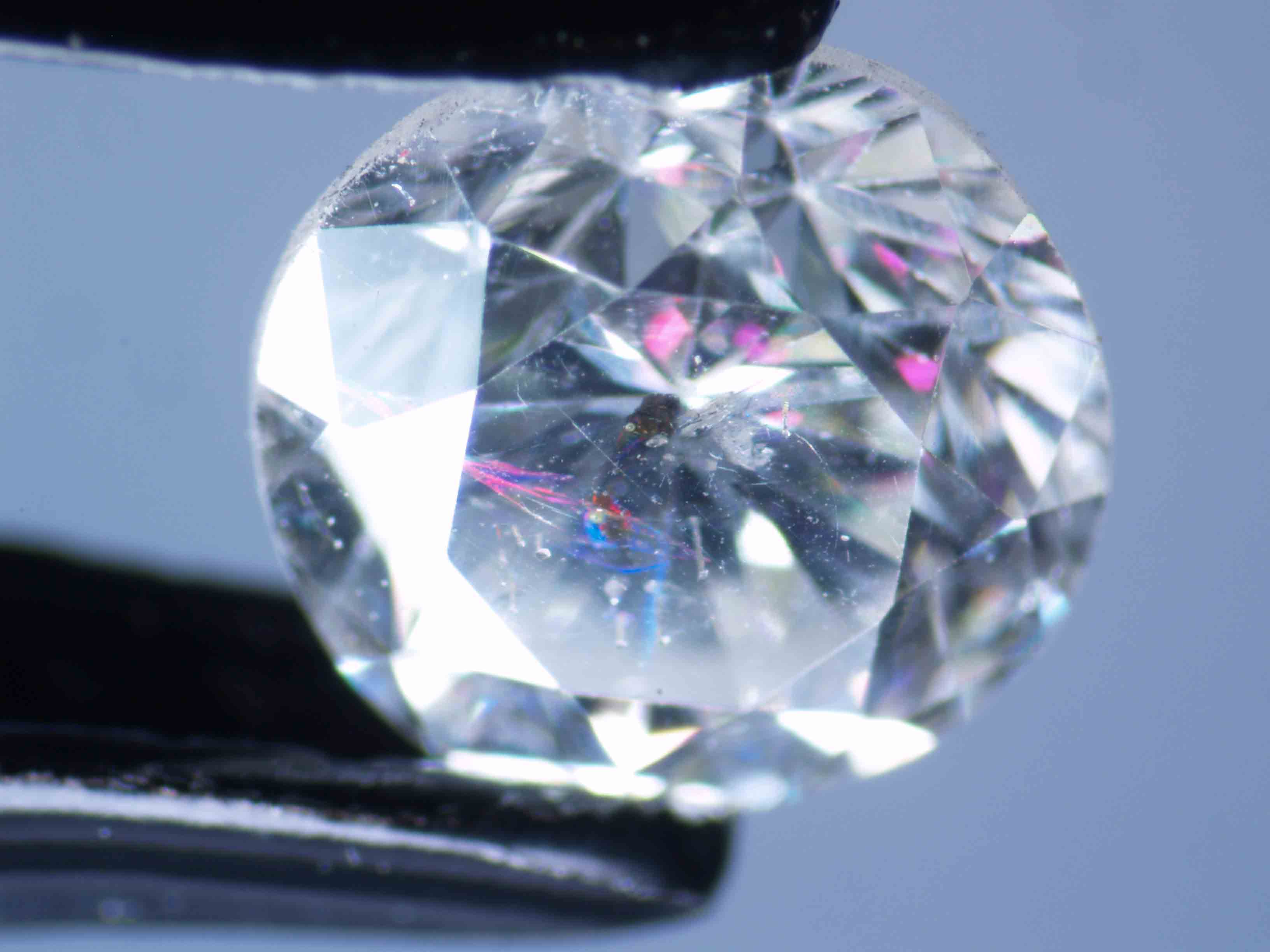 Beginner’s Guide: Interesting Inclusions in Diamonds - - Diamond Treated Fracture FilledLaser Dilled Colour FlashesEntry Holes 0272 GemA