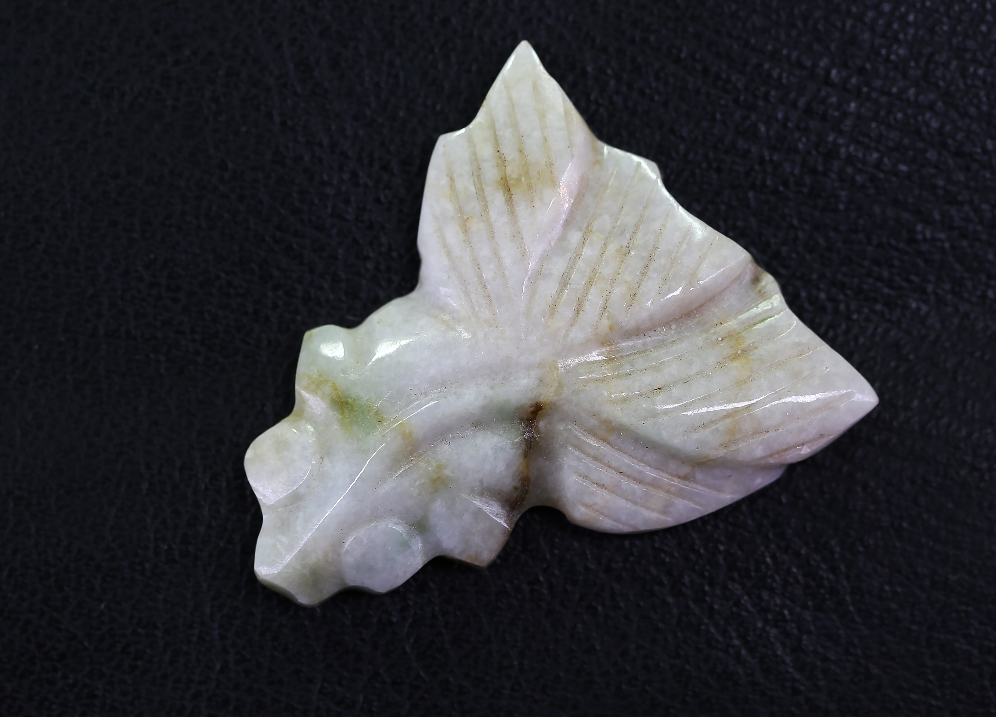 Beginner’s Guide: Everyday Gemstone Identification in the Field  - - 35 Jadeite Fish GemA HM