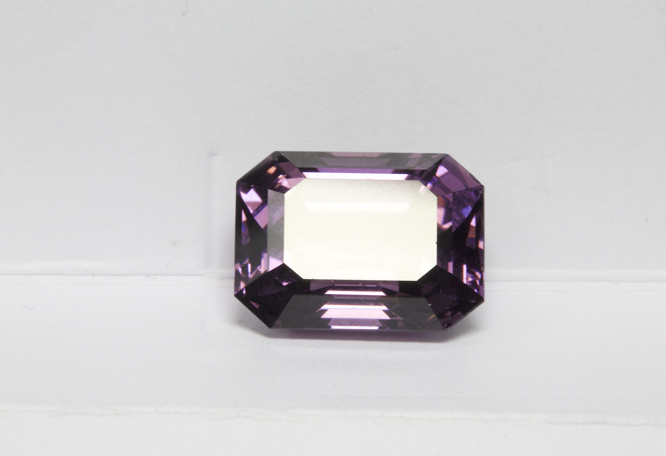 Understanding Spinel: A Gemstone with Brilliance and Vibrancy - Spinel,gemmology,Brilliance,Vibrancy - Spinel lustre GK 1 scaled